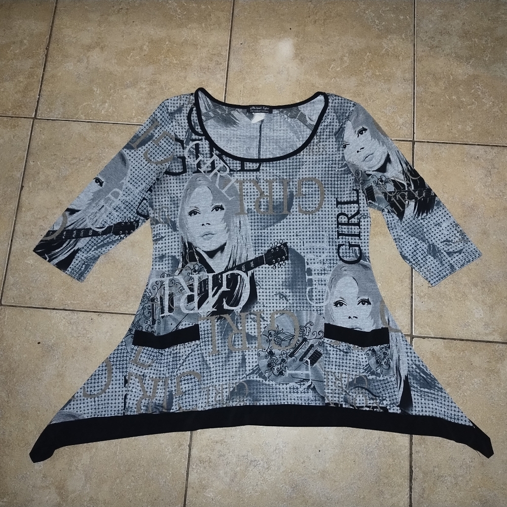 Michael Tyler Graphic 3/4 Sleeve Top Blouse